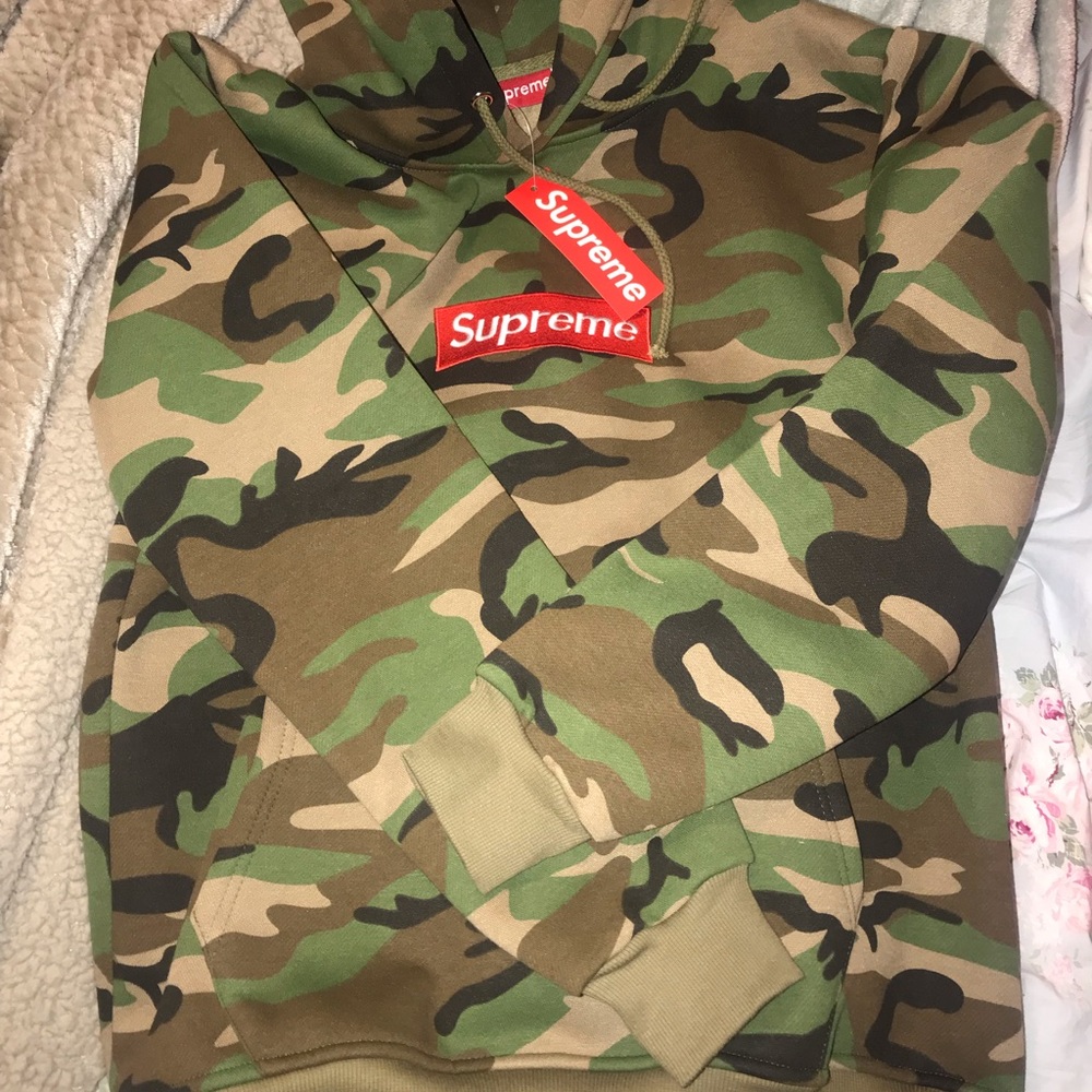 Supreme NWT camo box hoodie